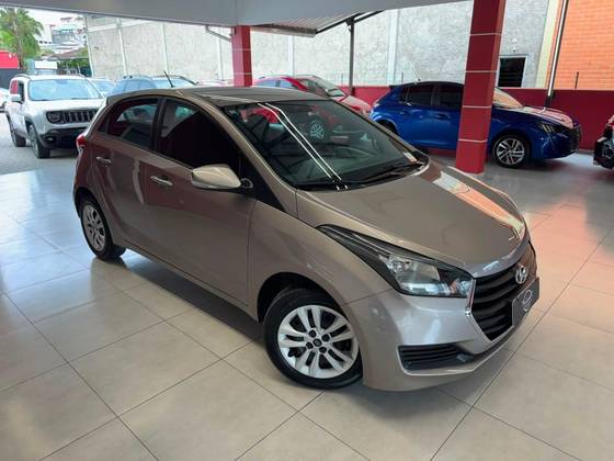 HYUNDAI HB20 1.0 COMFORT 12V FLEX 4P MANUAL HYUNDAI HB20 1.0 COMFORT 12V FLEX 4P MANUAL
